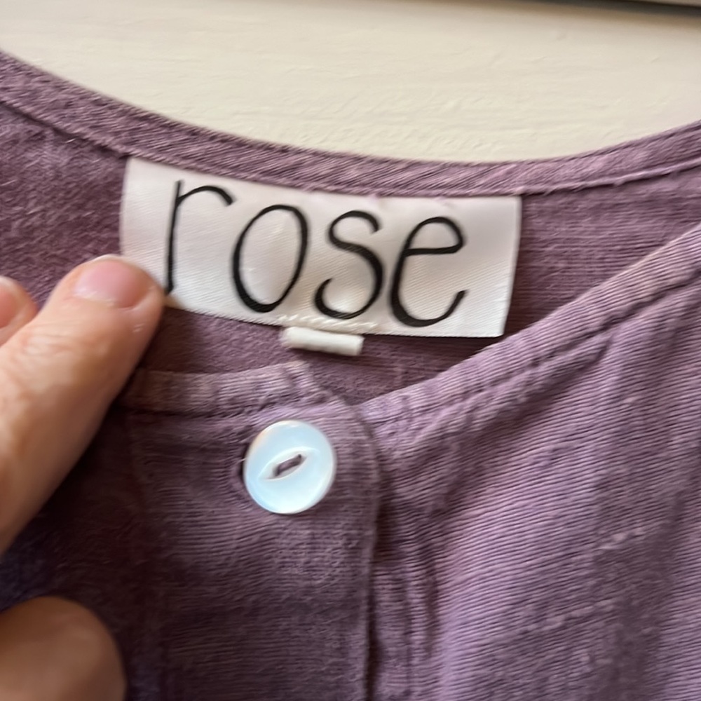 Linen top. - Picture 2 of 3